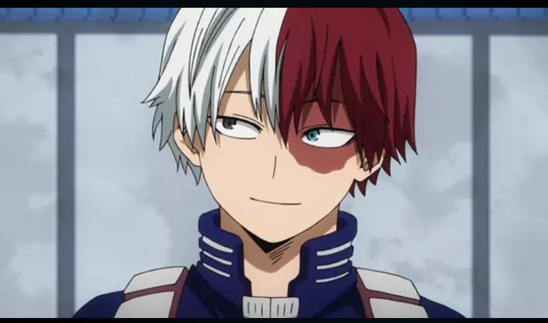 O personagem Shoto Todoroki olhando para o lado com um leve sorriso.