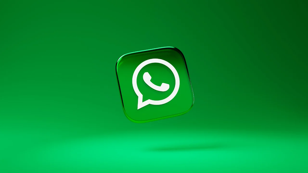 Logotipo de WhatsApp resaltado sobre un fondo verde